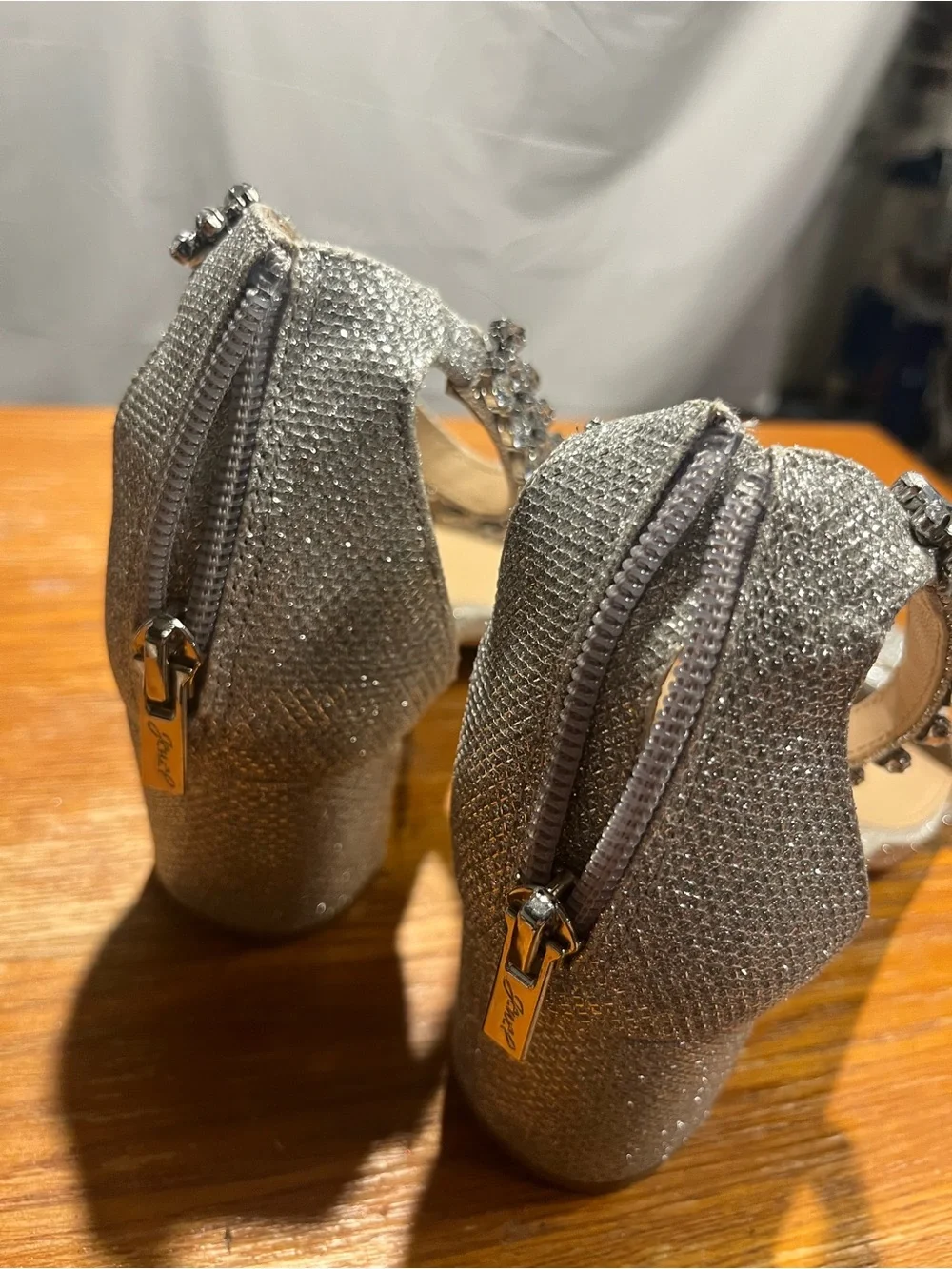 Jewel Badgley Mischka Silver Sparkle Ankle Strap Bradley Sandal Heels SZ 6